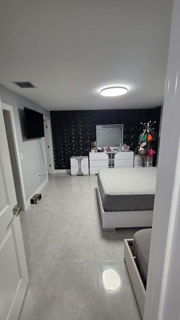 Building Photo - 131 Puffin Ct