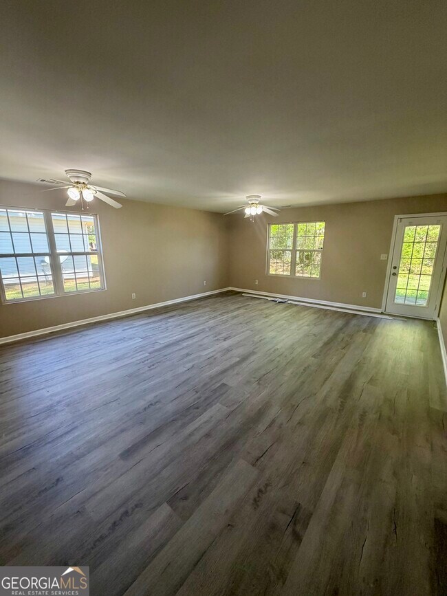 Building Photo - 110 Alice Dr