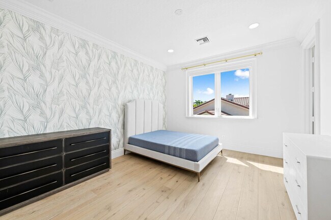 Building Photo - 861 Nafa Dr