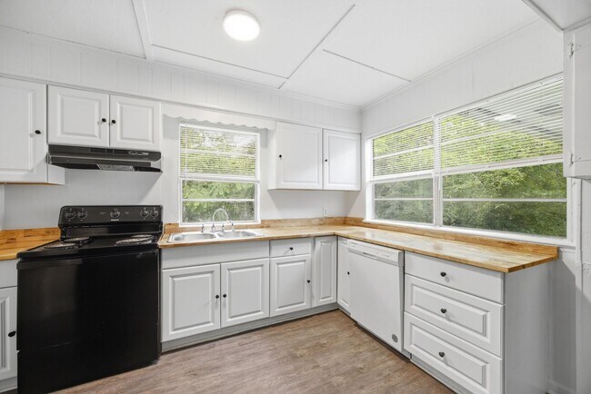 Building Photo - 3826 Kingwood Cir