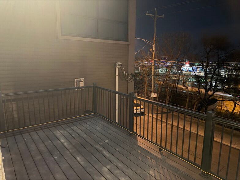 Building Photo - 504 Baum St