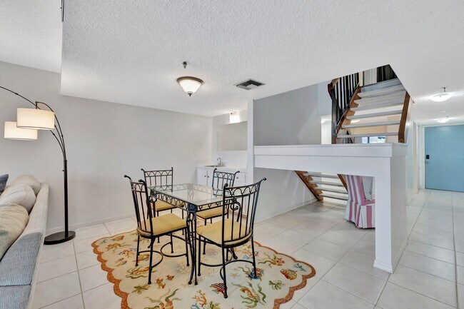 Building Photo - 355 S Ocean Dr