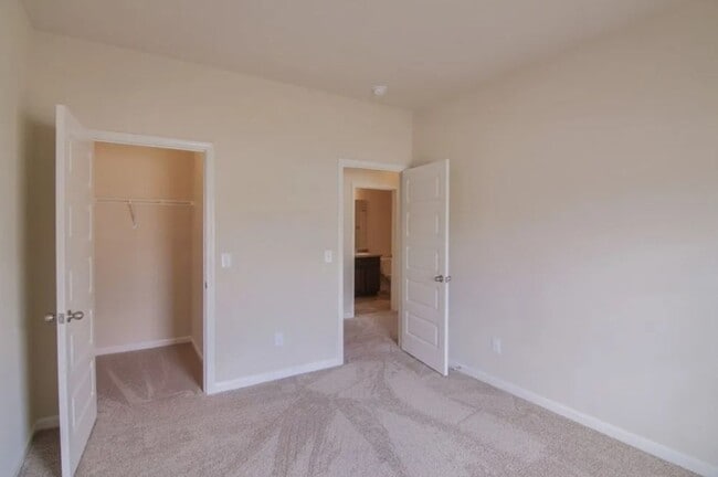 Building Photo - 6130 Mahogany Ter