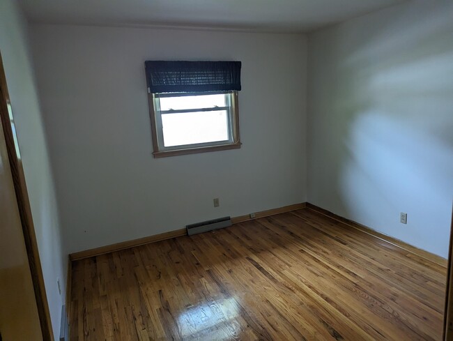 Building Photo - 2283 Grandview Dr