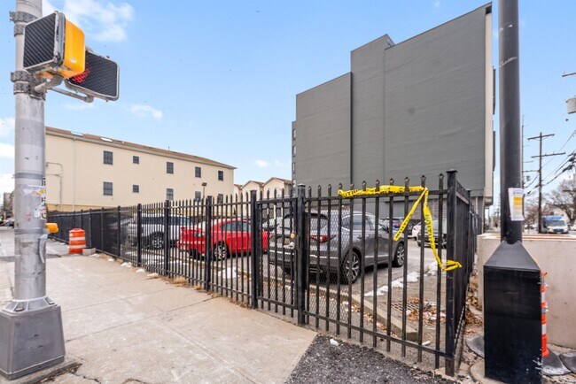 Building Photo - 43-49-49 Van Wagenen Ave