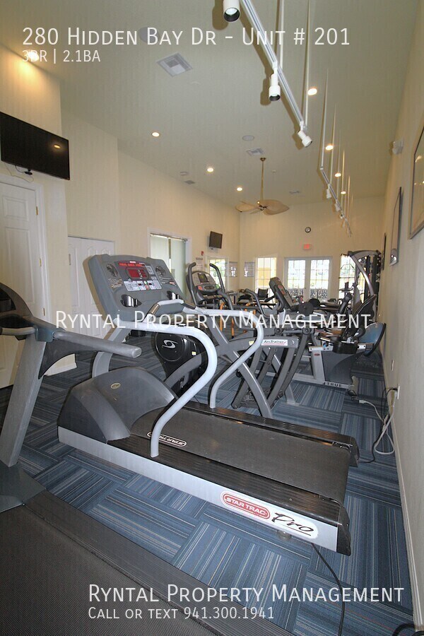 Building Photo - 280 Hidden Bay Dr