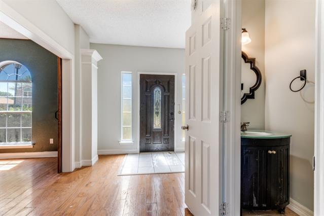 Building Photo - 8509 Coventry Dr