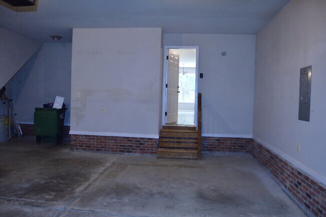 Building Photo - 60 Cobblestone Dr