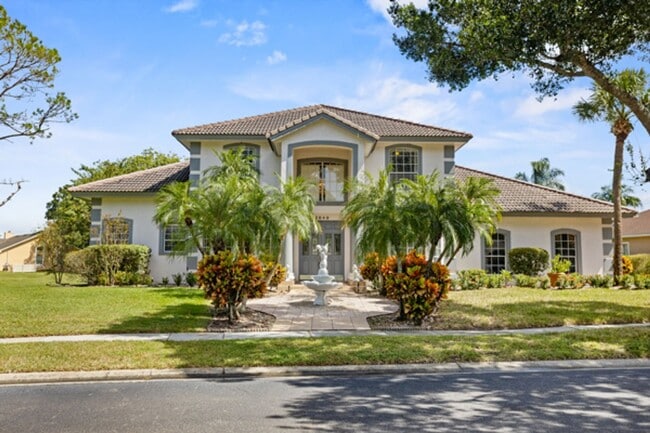 Building Photo - 2-Story pool home in The Fairways of Hunters Creek
