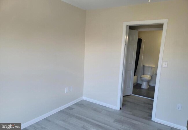 Building Photo - 9565 Battery Heights Blvd