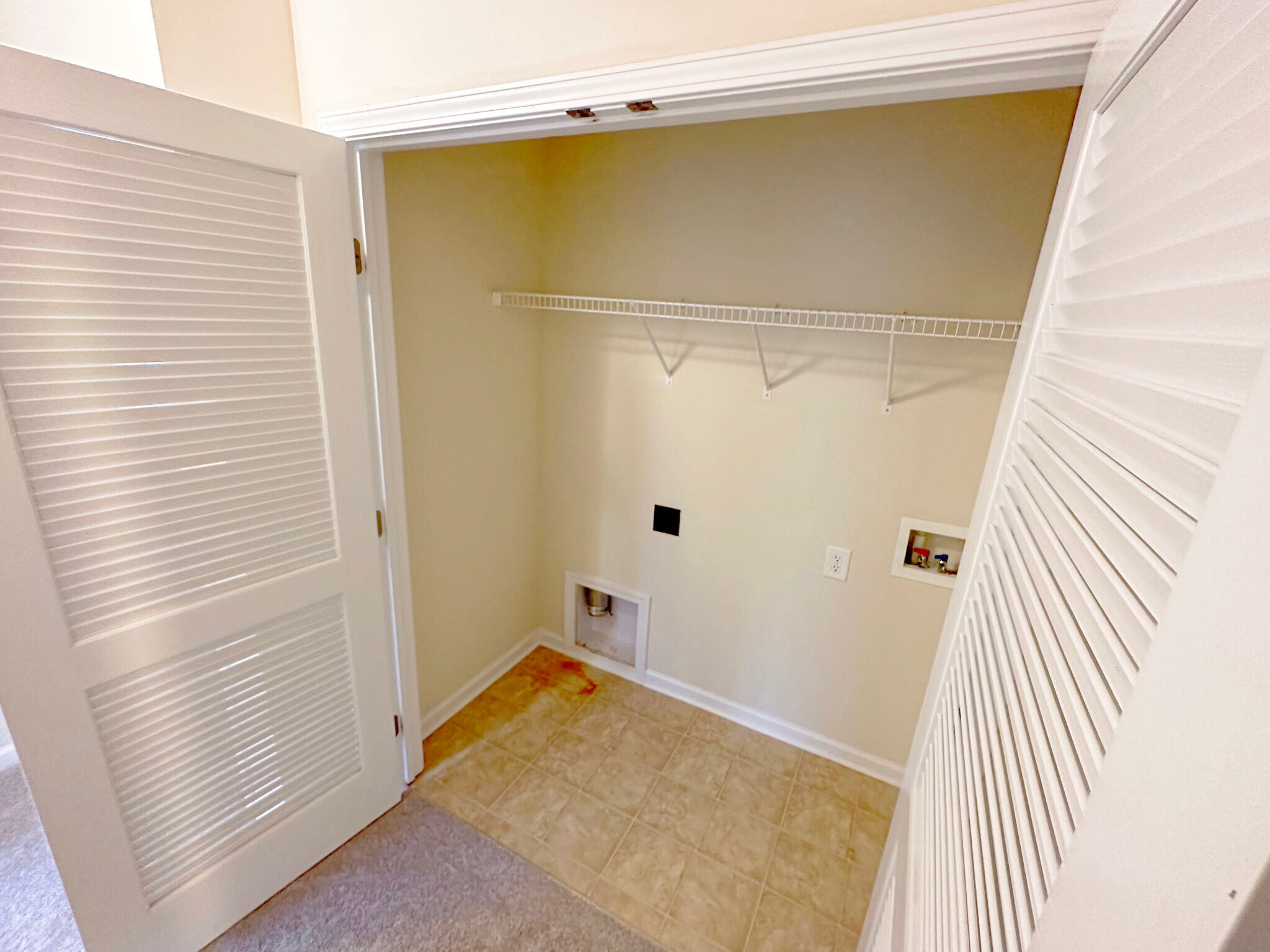 Space for Washer/Dryer - 2018 Southridge Drive
