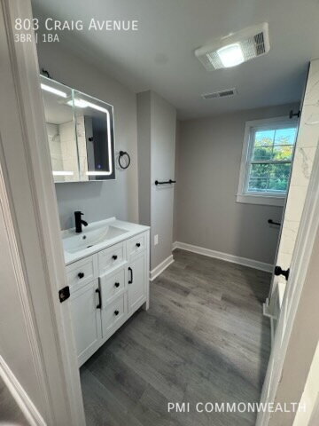 Building Photo - 803 Craig Ave