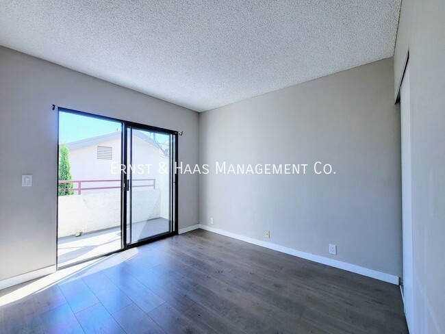 Building Photo - Beautiful and Modern 1 Bedroom + Loft Cond...