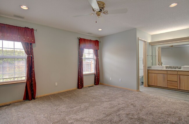 Building Photo - Single Level In Heart of Salmon Creek