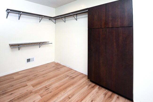 Building Photo - 92 S 24th St