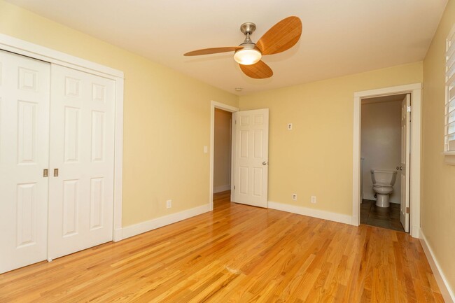 Building Photo - $500 off December for IMMEDIATE MOVE IN - ...