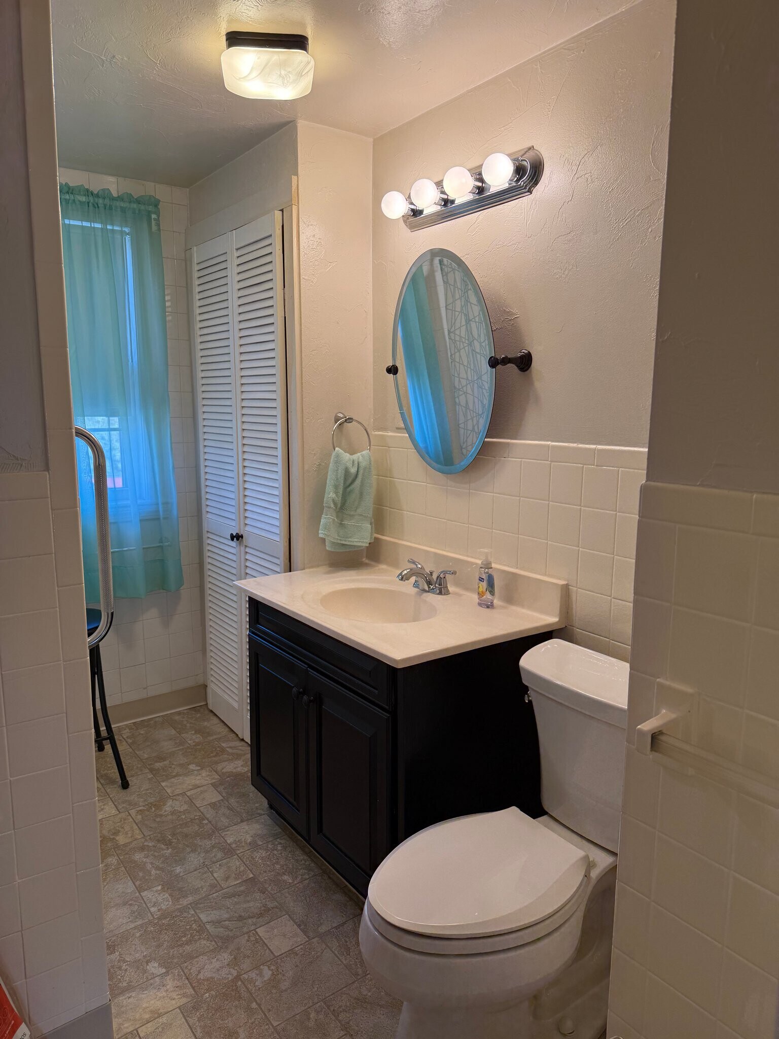 Building Photo - 0 School St