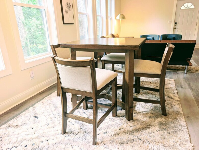 Building Photo - 2707 Bridgegate Cove NE