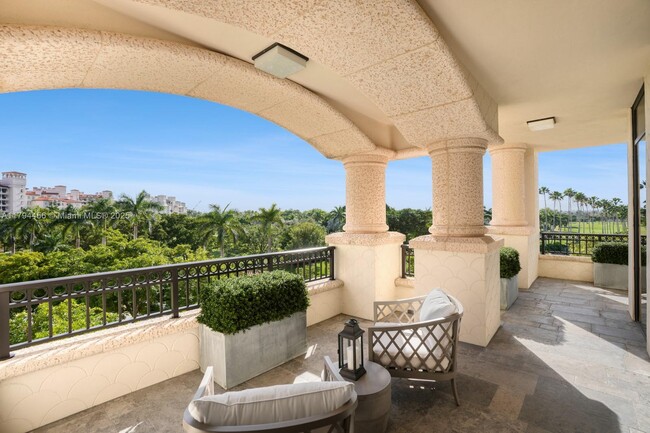 Building Photo - 7041 Fisher Island Dr