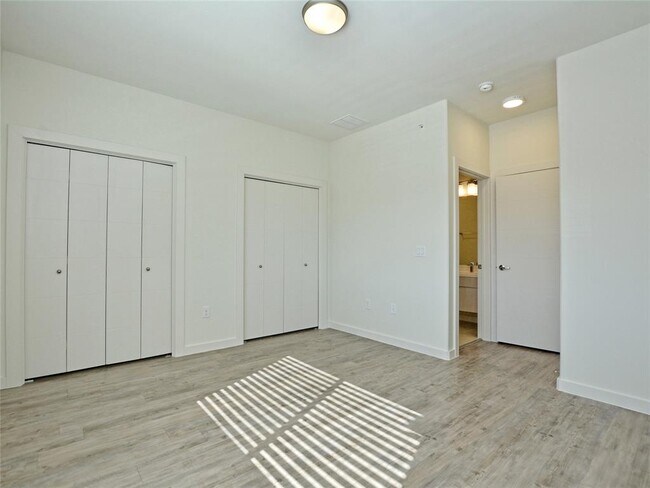 Building Photo - 7805 Cooper Ln