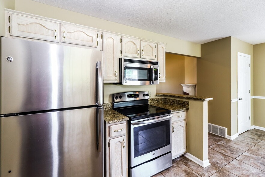 Building Photo - 9115 Park Crest Dr