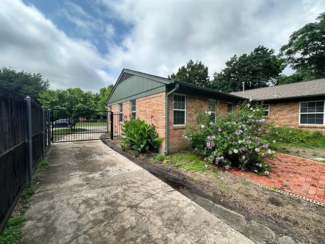 Building Photo - 6461 Danbury Ln