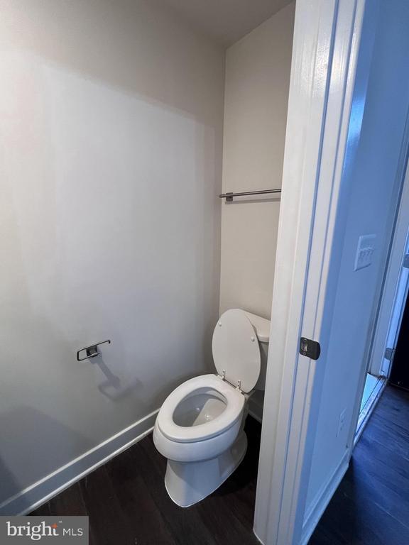 Building Photo - 42593 Burbank Terrace