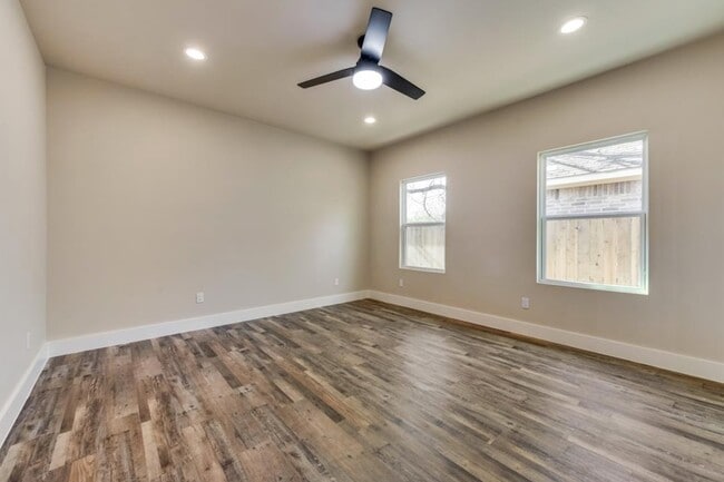 Building Photo - 2716 Brigham Ln