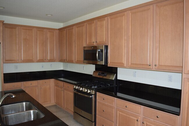 Building Photo - Spacious Home In Mountain House