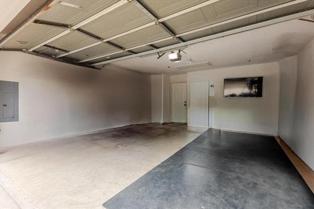 Building Photo - 2209 Swallow Ln