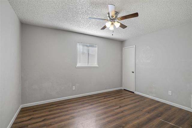Building Photo - 722 Prairie Creek Dr