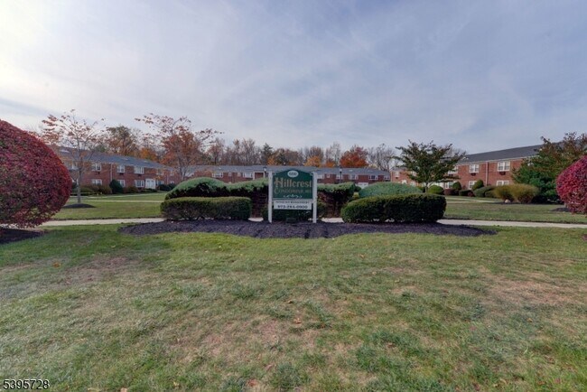 Building Photo - 666 Bloomfield Ave