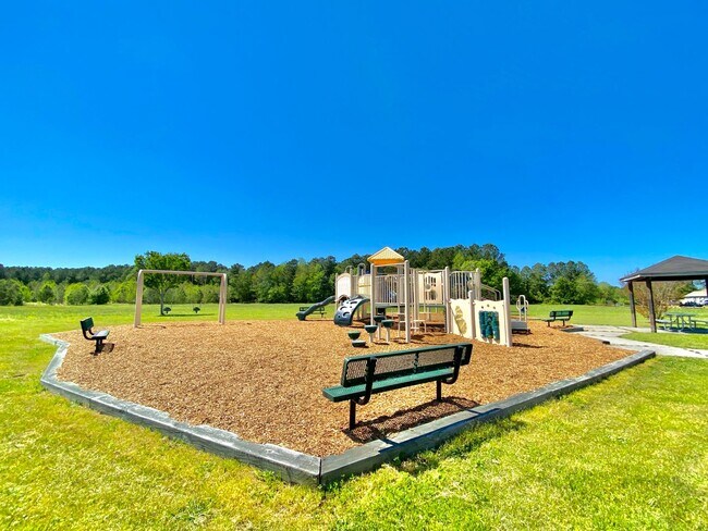 Building Photo - 1423 Goldfinch Ln