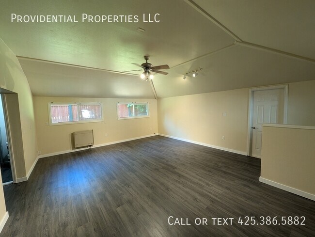Building Photo - 13461 Redmond Wy