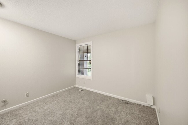 Building Photo - 17563 SW Granada Dr