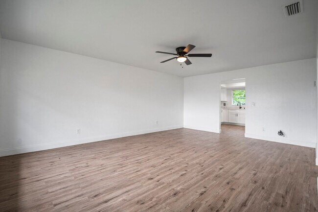 Building Photo - Affordable 2-bedroom, 2-bathroom apartment...