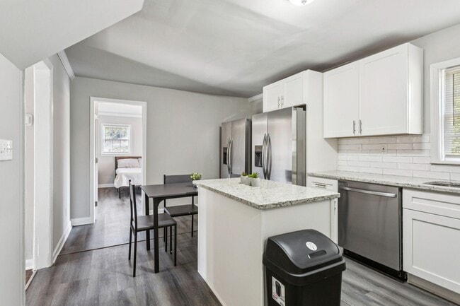 Building Photo - 3467 Valley Ridge Terrace SW
