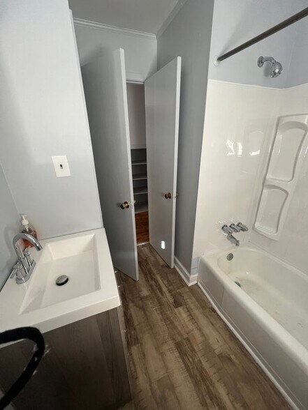 Building Photo - 2313 Elbon Dr