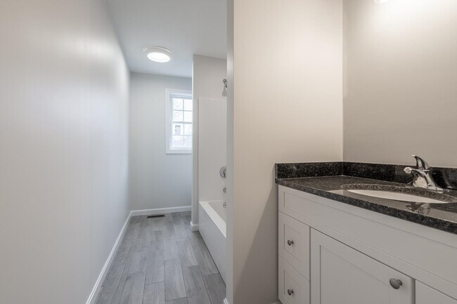 Building Photo - 86 Reservoir Dr