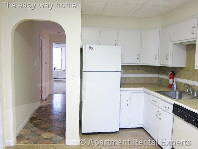 Building Photo - 19 Wesley St