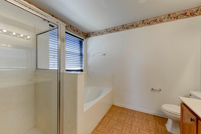 Building Photo - 4201 Thunder Creek Dr