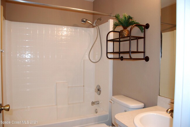 Building Photo - 720 Wickham Lakes Dr