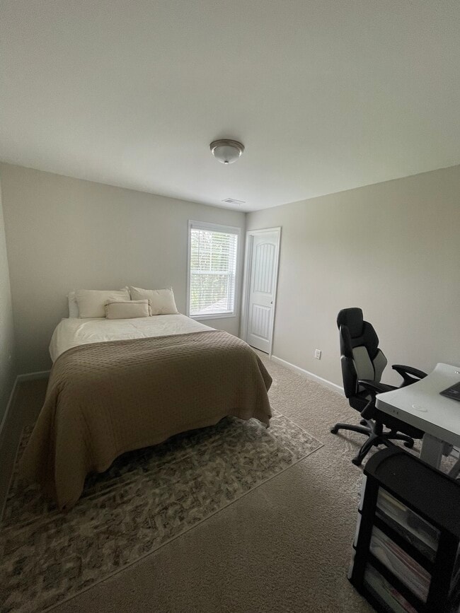 Building Photo - 200 Honey Hill Way