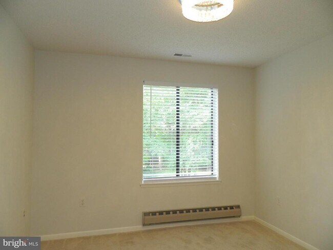 Building Photo - 15320 Pine Orchard Dr