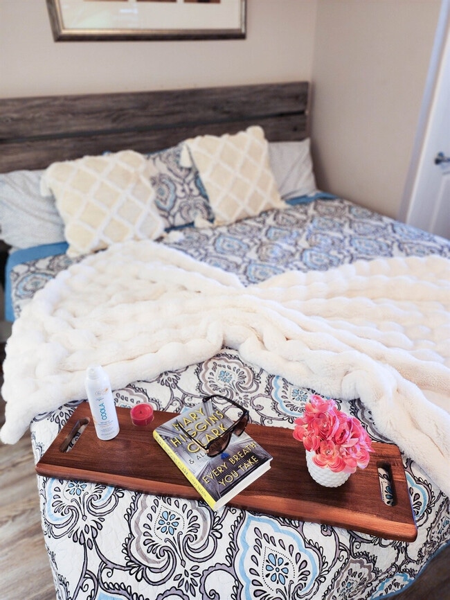 Building Photo - 11800 Front Beach Rd