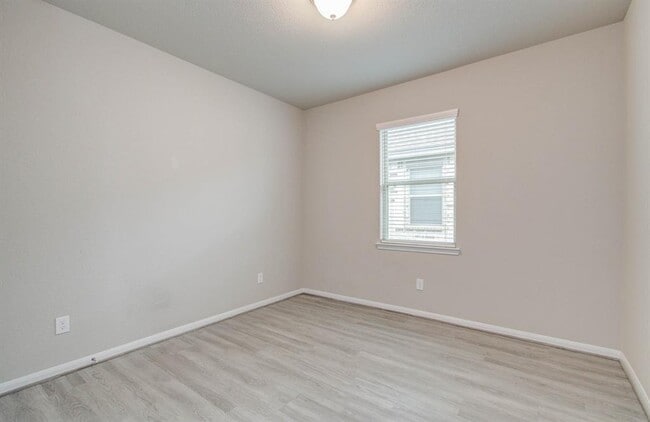 Building Photo - 4603 Bay Vista Dr