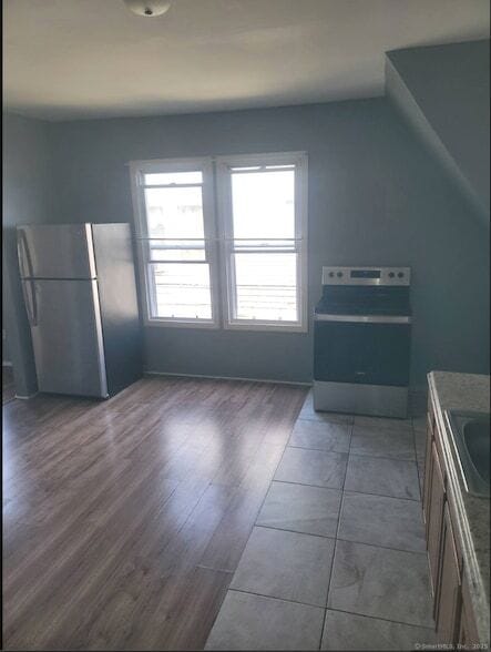 Primary Photo - 137 Adelaide St