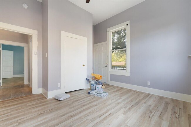 Building Photo - 9800 N Lamar Blvd