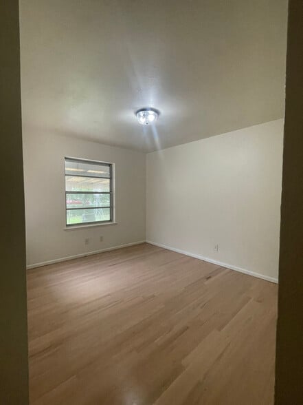 Building Photo - 9317 Rustown Dr