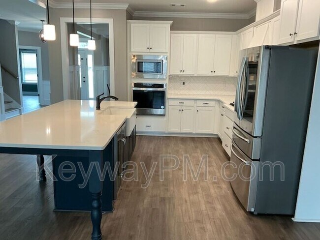Building Photo - 658 Broadsword Wy